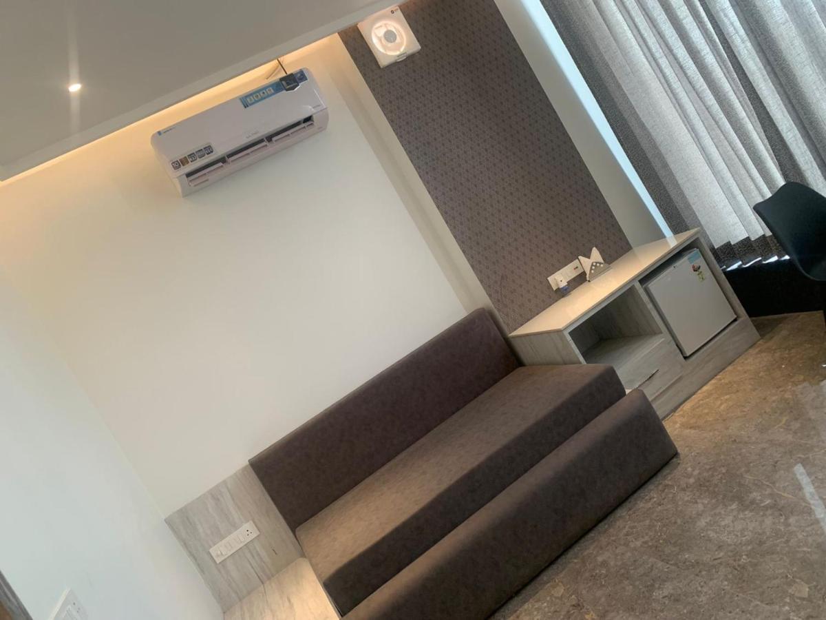 Hotel Lotus Inn Sirsa Экстерьер фото