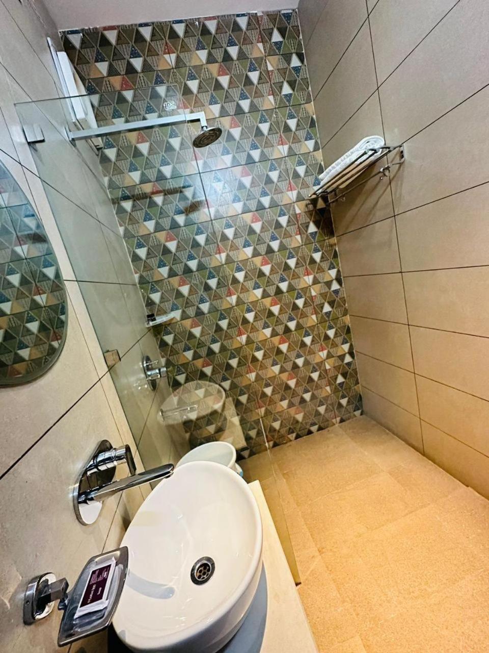 Hotel Lotus Inn Sirsa Экстерьер фото