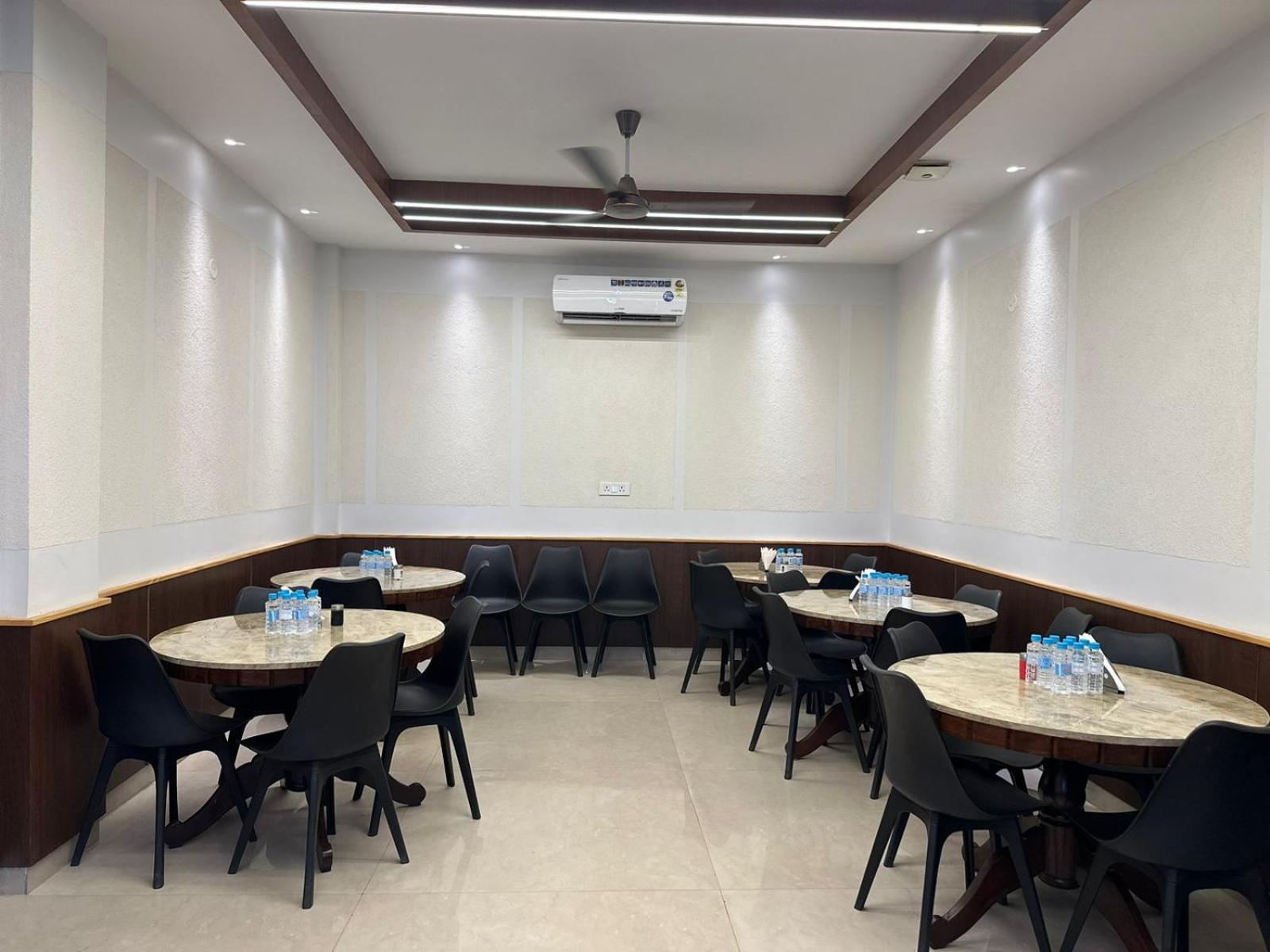 Hotel Lotus Inn Sirsa Экстерьер фото